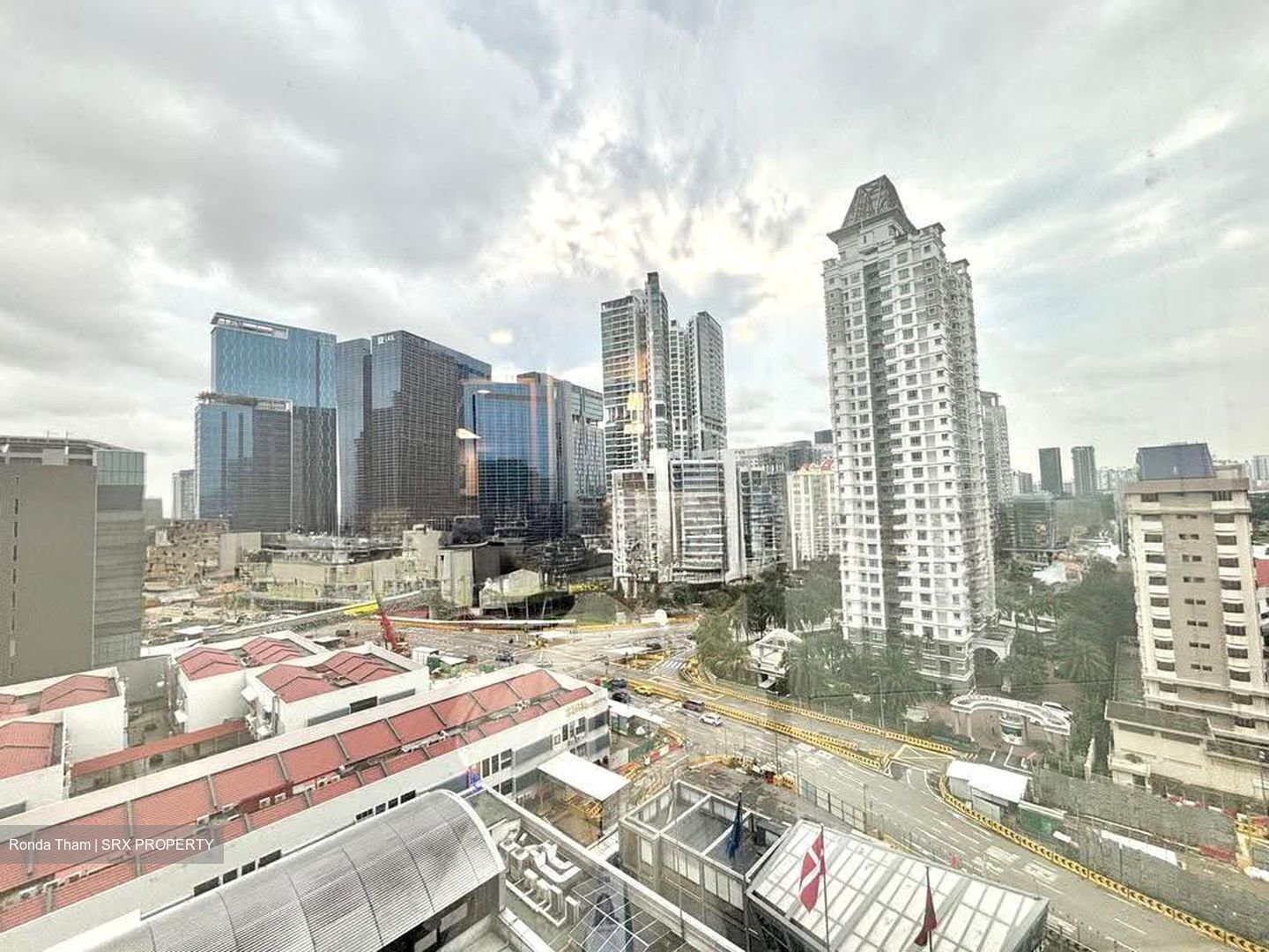 United Square (D11), Office #629188551